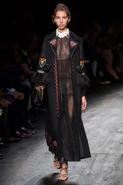 Look 5